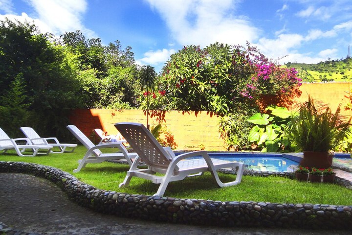 Pool 11 of 25