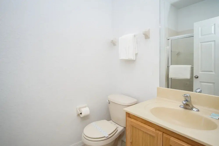 Room 10 of 21