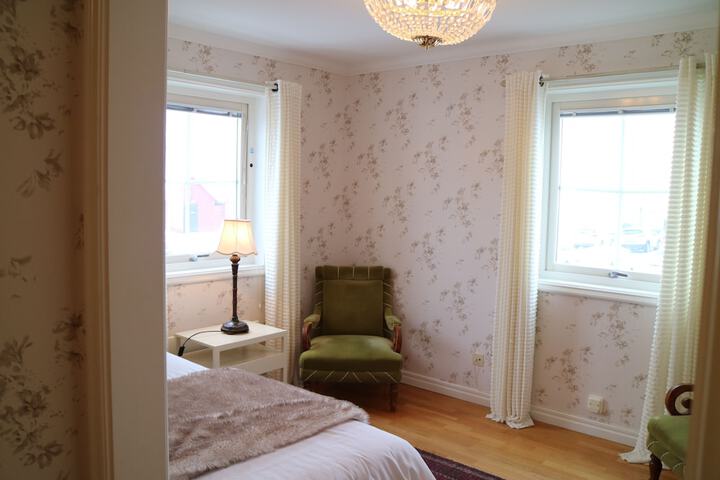 Room 126 of 334