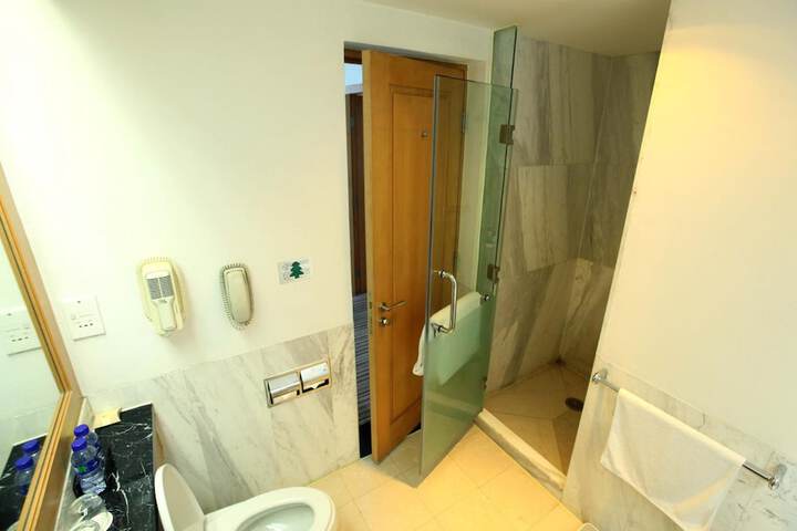 Room 49 of 95