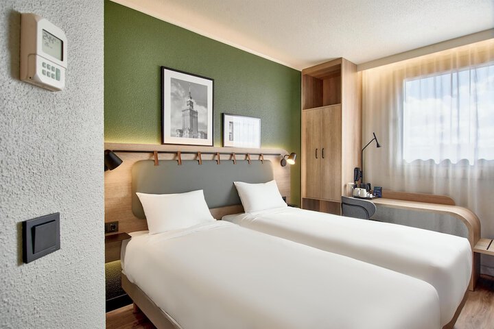 Room 15 of 49