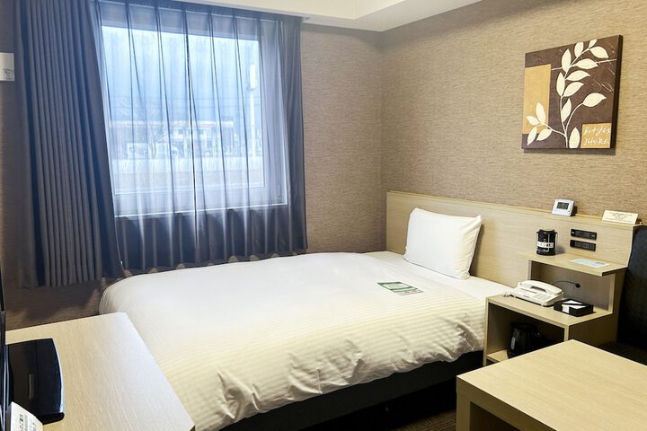 Room 8 of 35