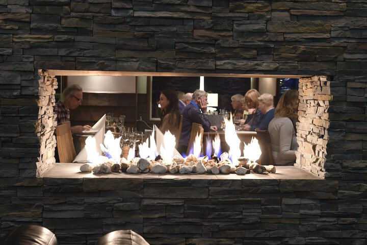 Dining 41 of 60