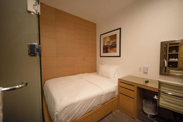 Compact Double Bed (3 of 16)