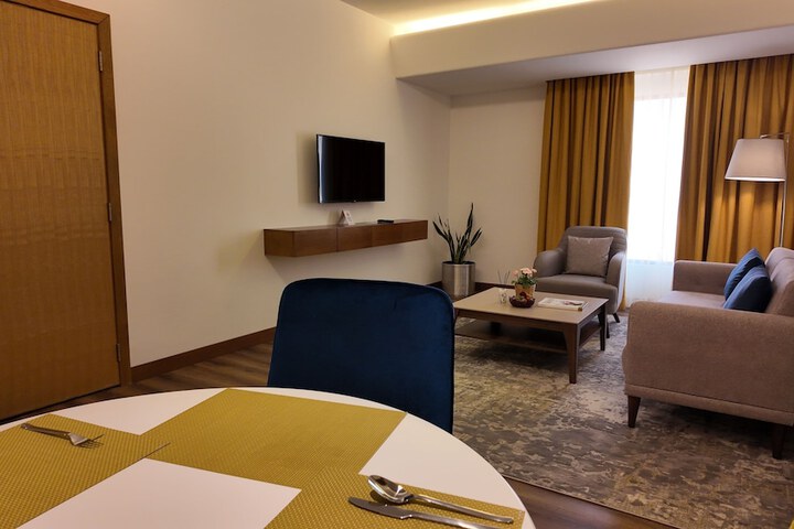 Room 27 of 67