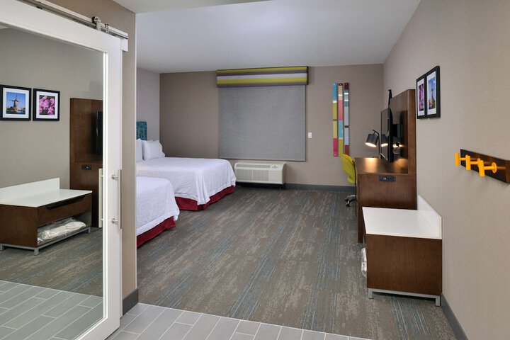 2 Queen Beds Hearing Accessible (10 of 12)