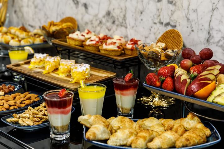Breakfast/Coffee Service 101 of 107