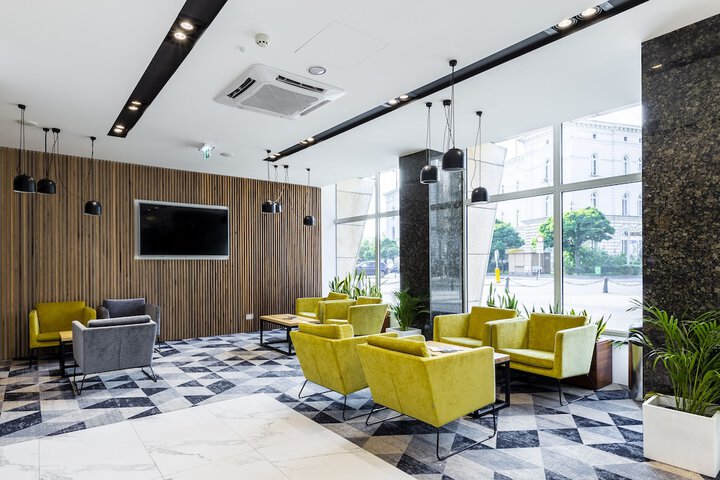 Entrance & Lobby