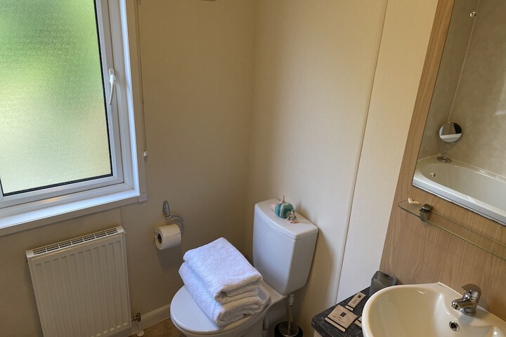 Room 11 of 15