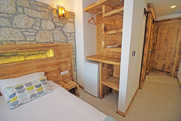 Room 15 of 61