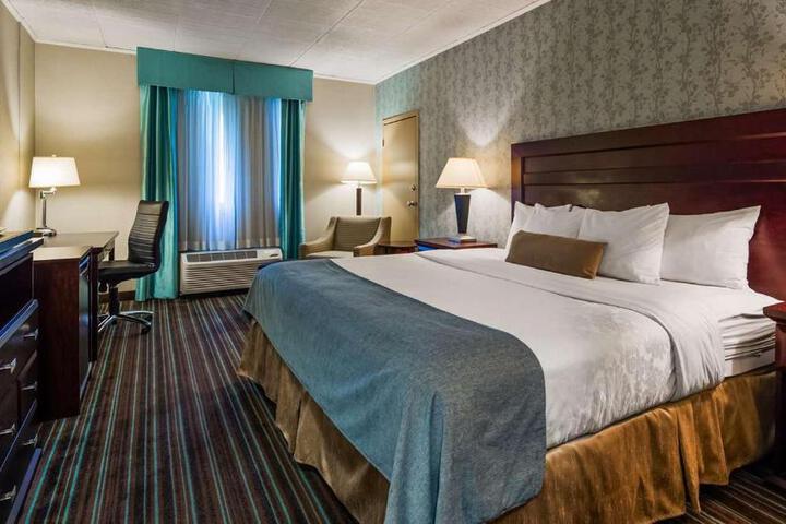 1 King Bed Accessible (2 of 3)