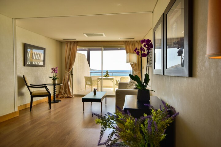 Room 6 of 71