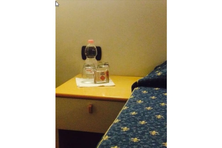 Room 11 of 37
