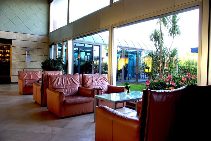 Entrance & Lobby