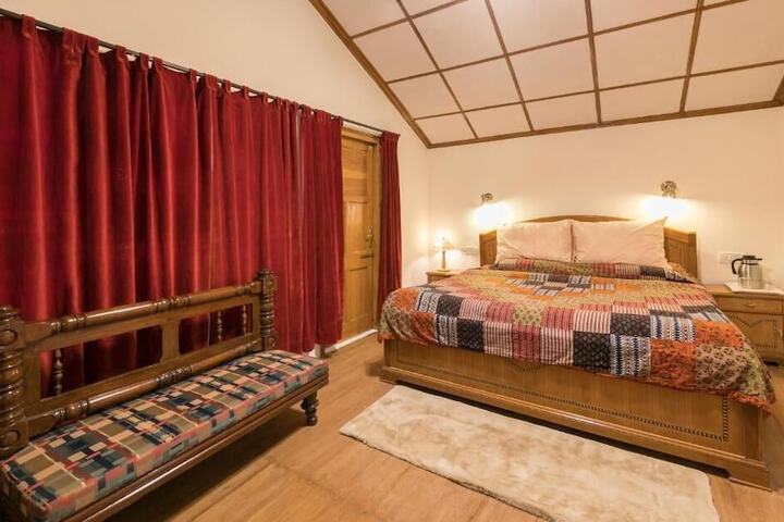 Room 5 of 43