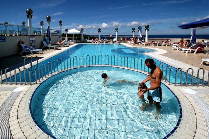 Hotel with Pool