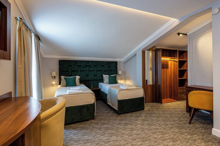 Room 20 of 42