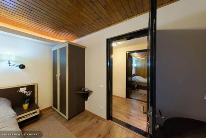 Room 11 of 23