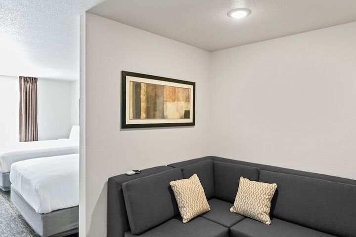 Room 27 of 72