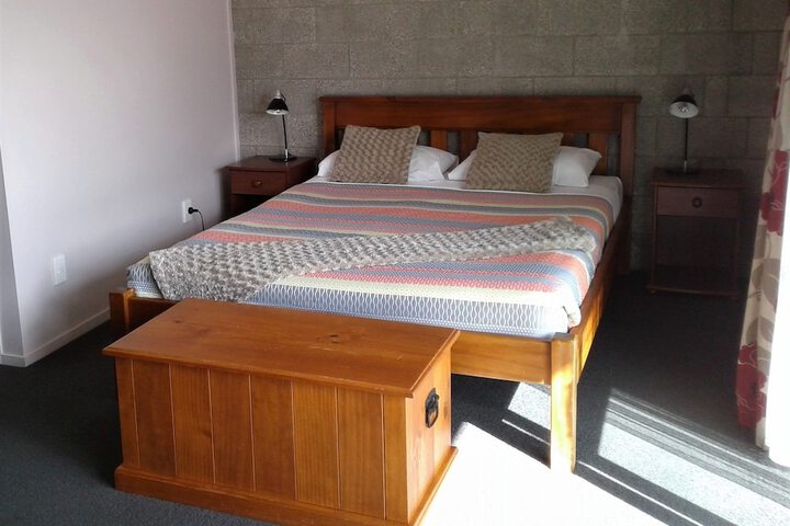 Room 10 of 33