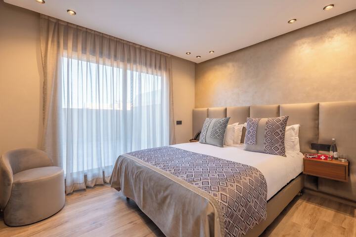 Room 8 of 14