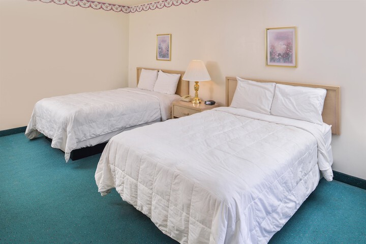 Standard Room, King or Two Doubles (6 of 7)