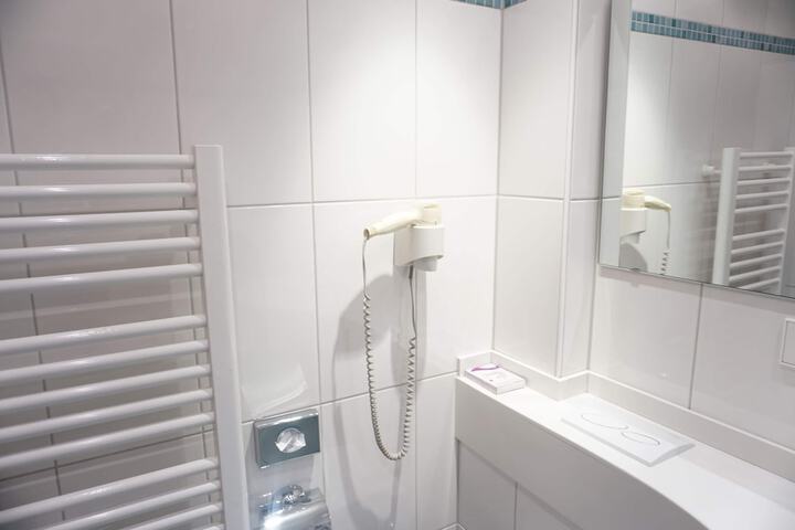 Room 12 of 12
