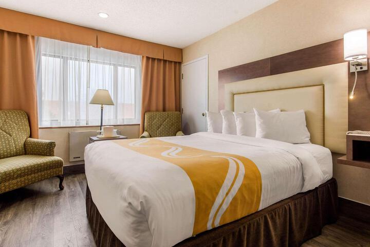 2 Queen Beds Business Room Upgrade (2 of 7)