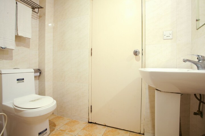 Room 17 of 24
