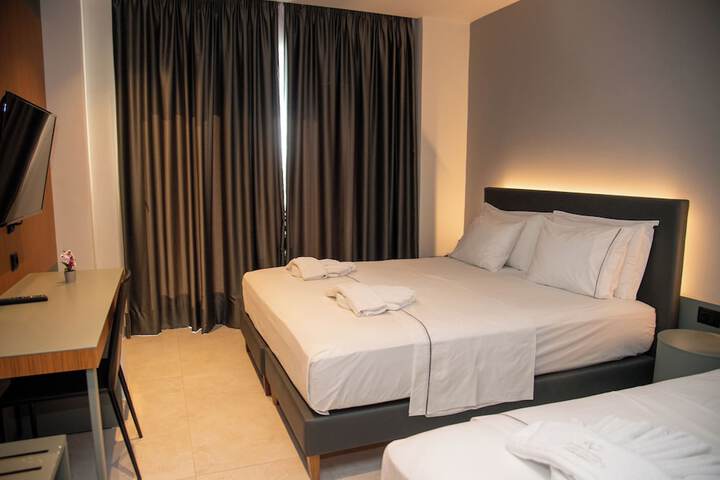 Room 44 of 207