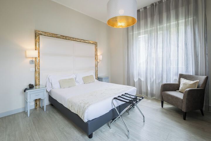 Room 42 of 79
