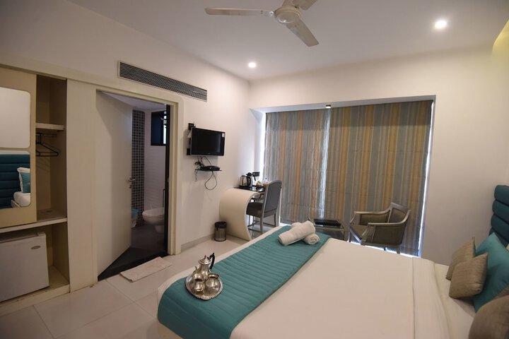 Room 5 of 60