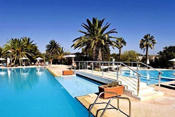 Pool 60 of 118