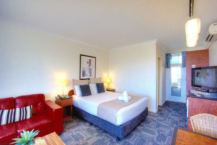 Room 19 of 48