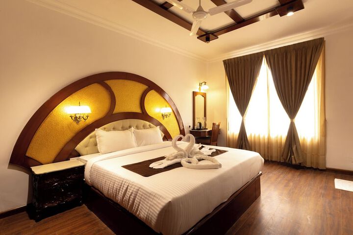 Room 10 of 20