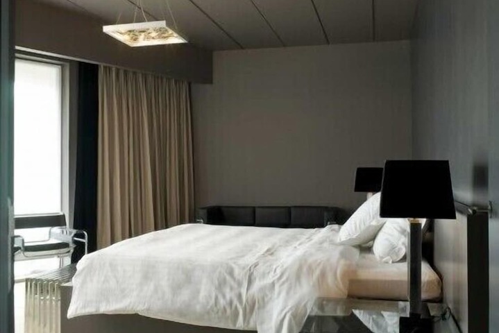 Room 43 of 79