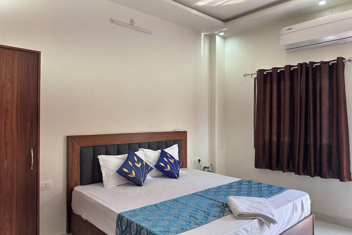Room 9 of 35