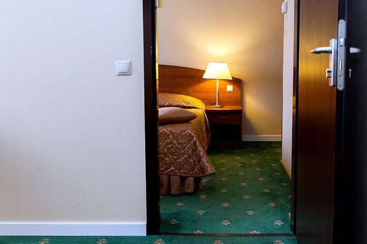 Room 16 of 115