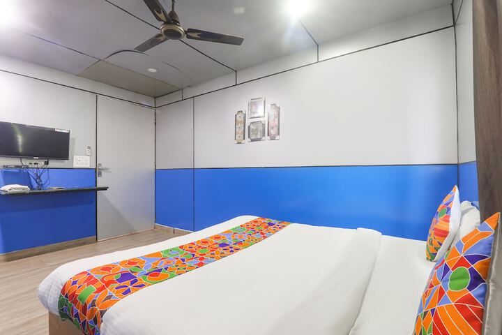 Room 18 of 27