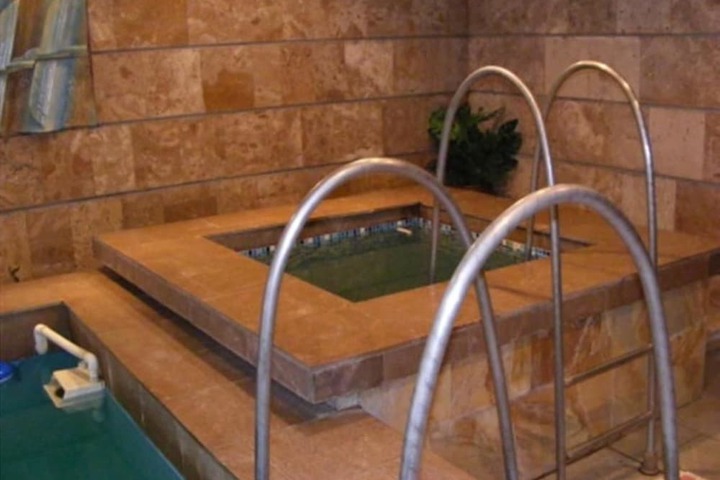 Spa 18 of 27