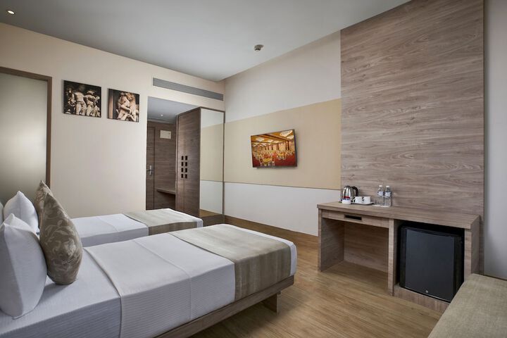 Room 42 of 155