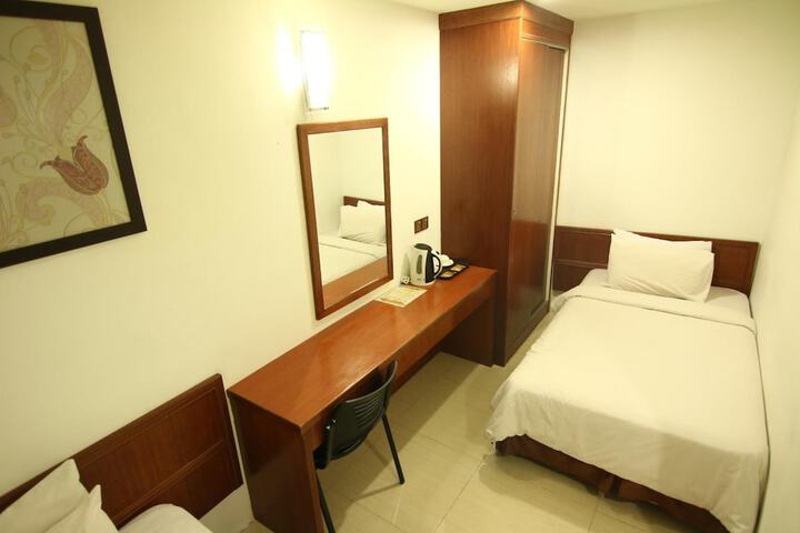 Room 25 of 60