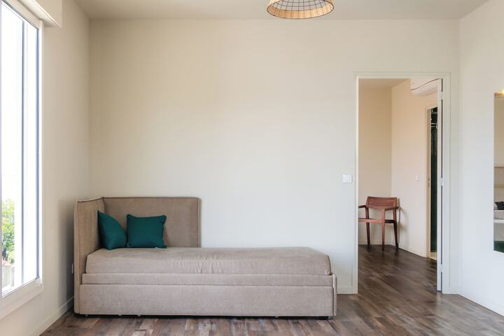 Room 4 of 92