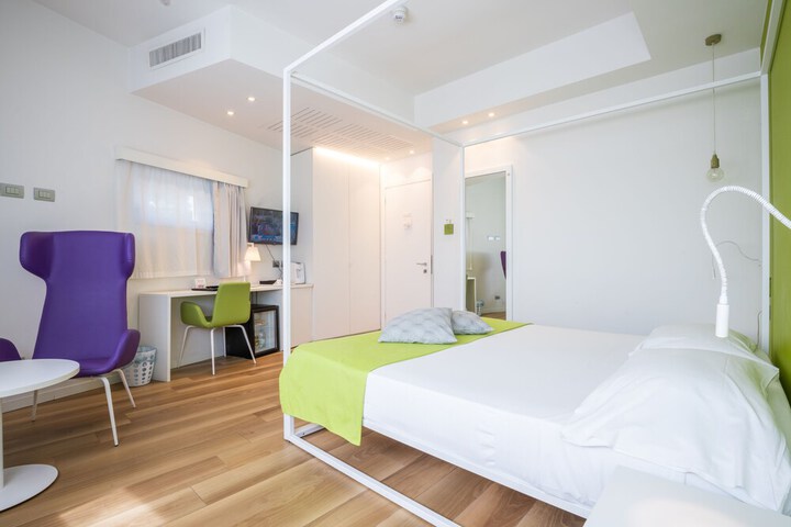 Room 15 of 59