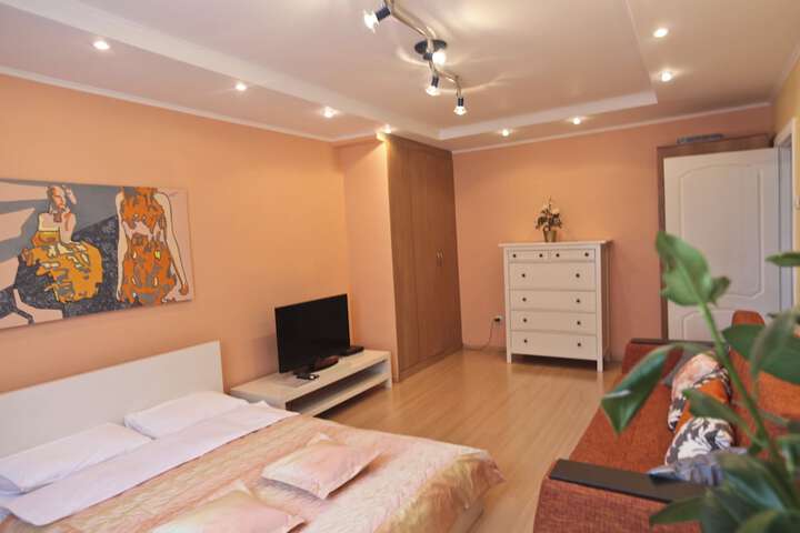 Room 65 of 176