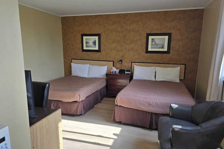 Room 5 of 11