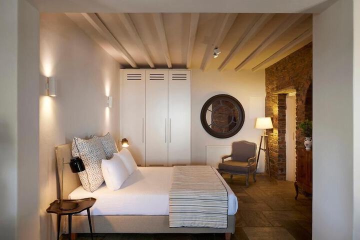 Room 49 of 231