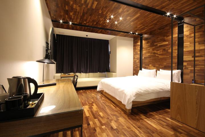 Room 5 of 59