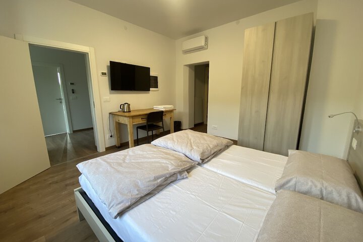 Room 4 of 53