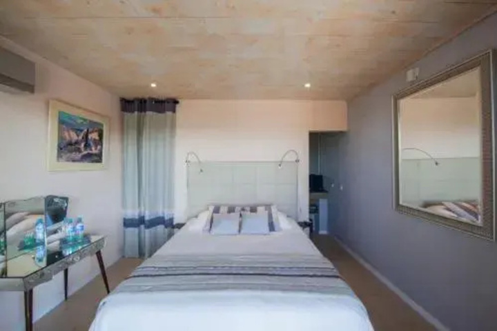 Room 3 of 11